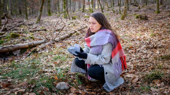 Maxi (Katharina Scheuba) muss entsetzt befürchten, dass ihr blöder Streich böse Folgen hat.