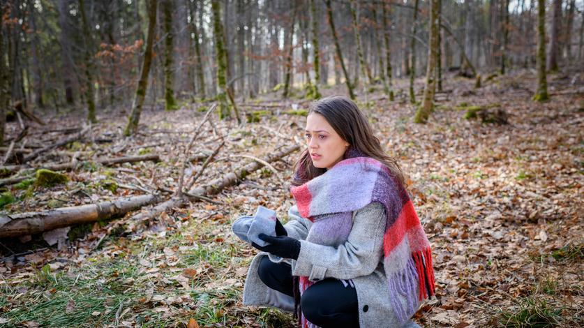 Maxi (Katharina Scheuba) muss entsetzt befürchten, dass ihr blöder Streich böse Folgen hat.