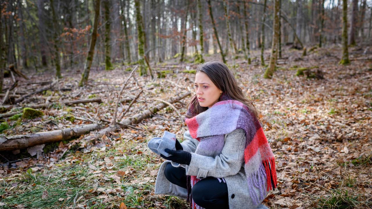 Maxi (Katharina Scheuba) muss entsetzt befürchten, dass ihr blöder Streich böse Folgen hat.