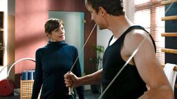 Xenia (Elke Winkens) versucht Viktor (Sebastian Fischer) zu überreden, Jessica noch eine Chance zu geben.